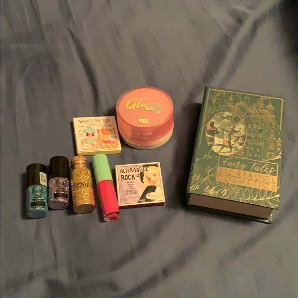 Brand name never used makeup!